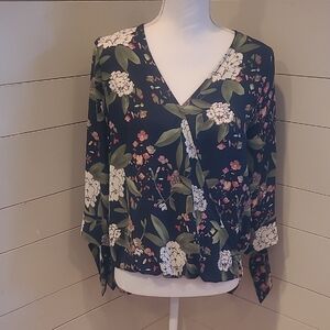 WEST KEI Navy Floral Print Blouse. Size S